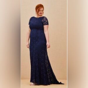 Torrid 22 Navy Blue Elegant Lace evening Gown - Stretchy 3/4 sleeve sequin train